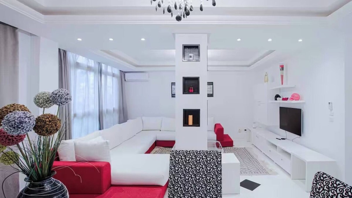 Les Berges du Lac Apartment | L'onde du Lac - chic apartment with private suite