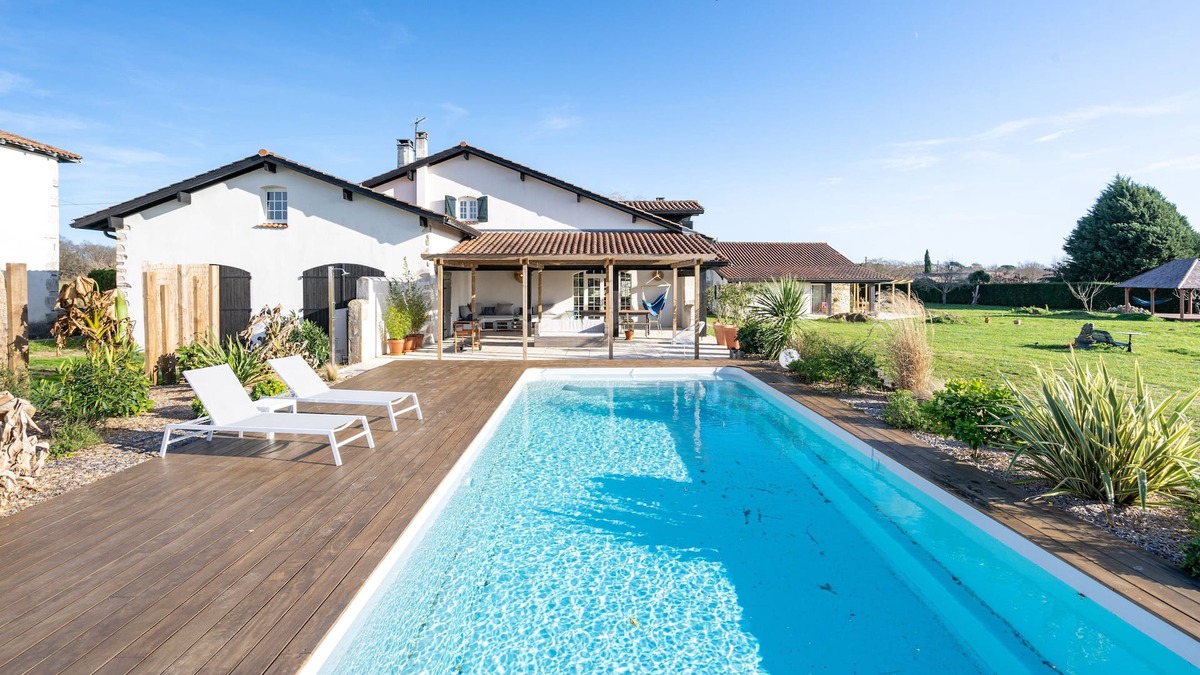 Saint-Etienne-d'Orthe House | L'Oustaou - Maison pour 15 avec piscine