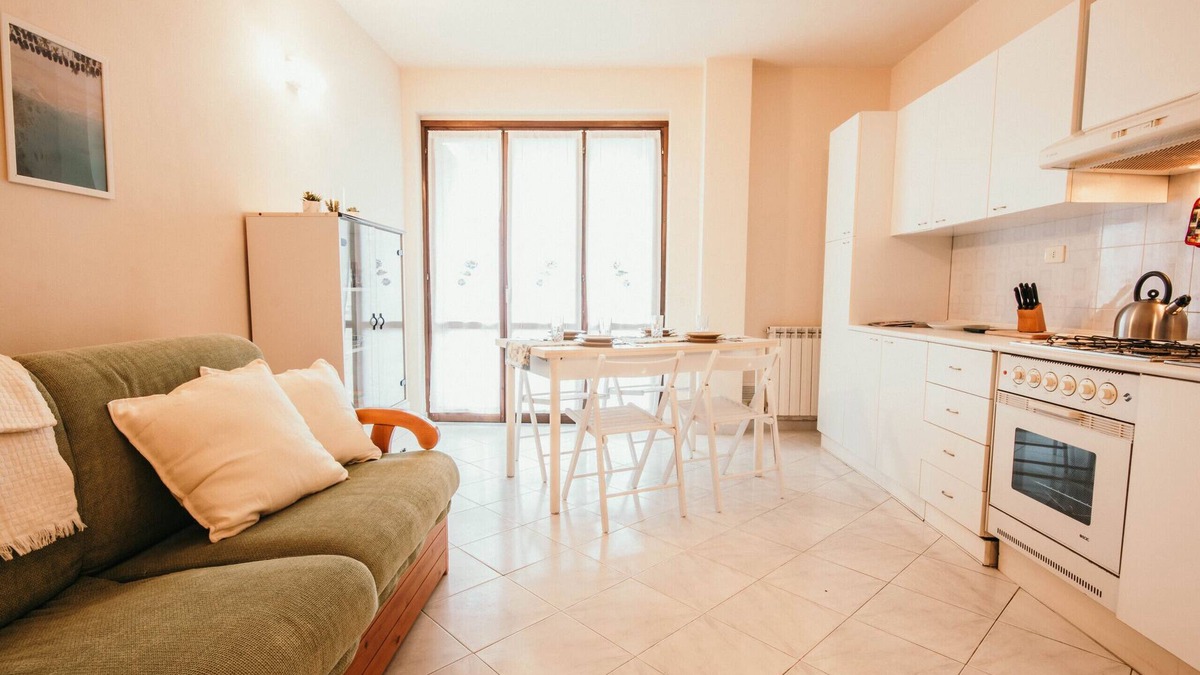 Luni Mare Apartment | L'Ulivo - Lakeside L&B