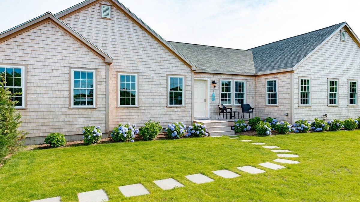 Tom Nevers House | L0W TIDE, with Private Pool, Low Tide