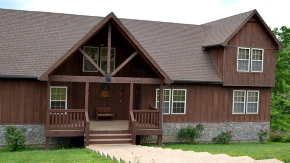 Reeds Spring Cabin | L131, 4Br, 3Ba, 1 Br Loft w/BunkBed Lkvw Cabin