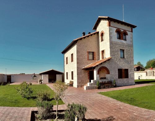 Cuellar House | La Aurora Del Henar