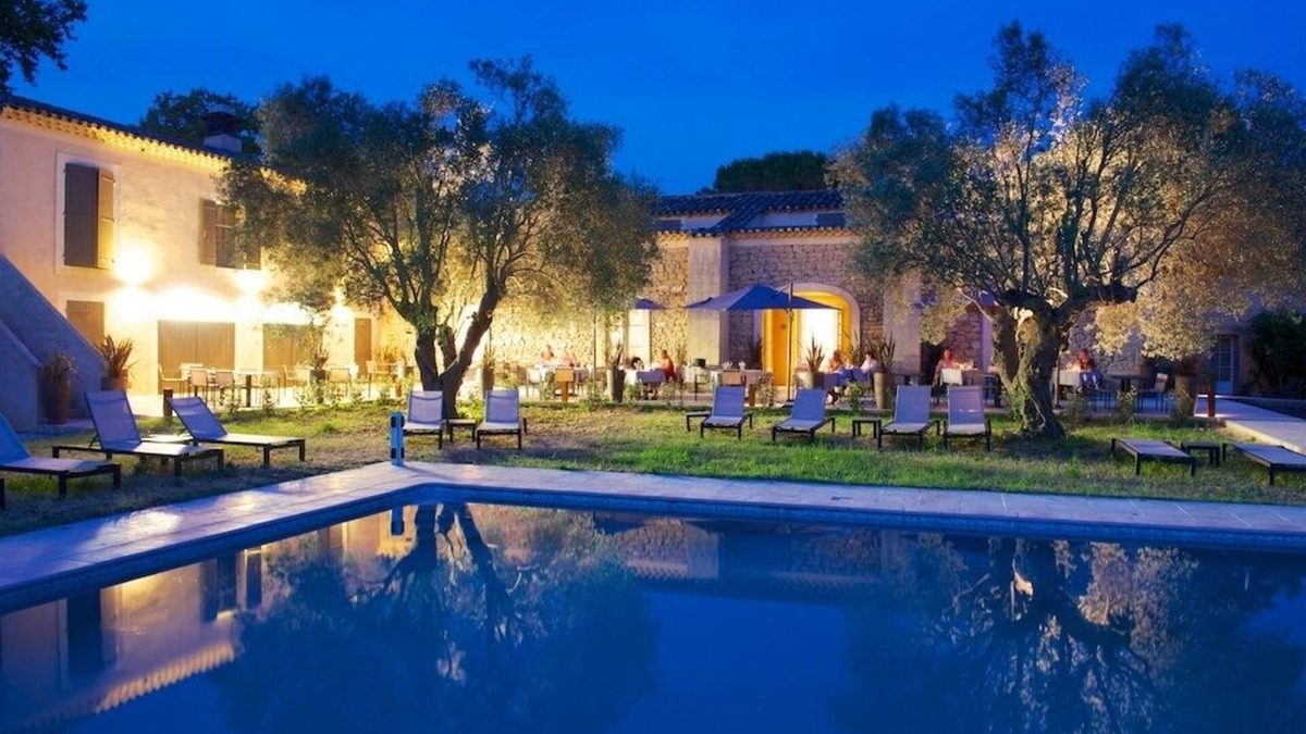 Vers-Pont-du-Gard Hotel | La Bégude Saint-Pierre