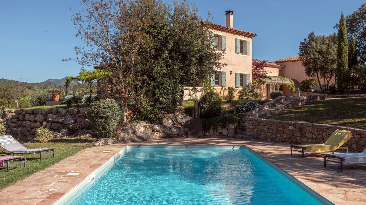 Correns Villa | La Bastide de Correns - Charming Family Retreat