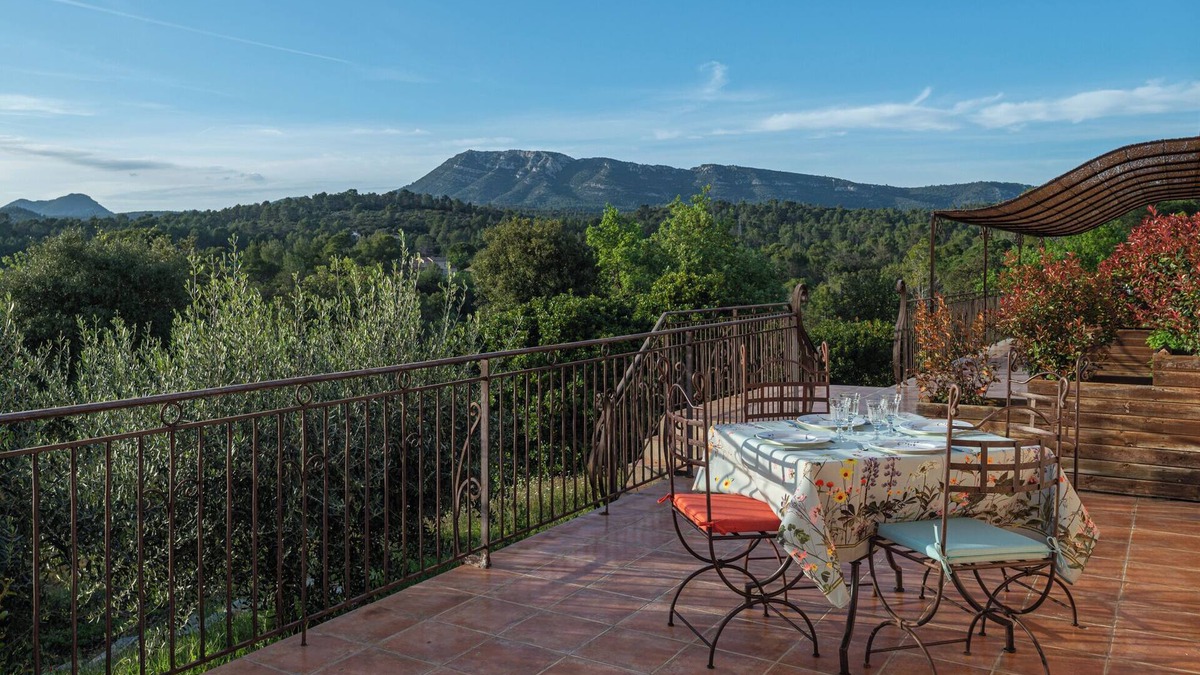 Correns Villa | La Bastide de Correns – Romantic Escape in Provence