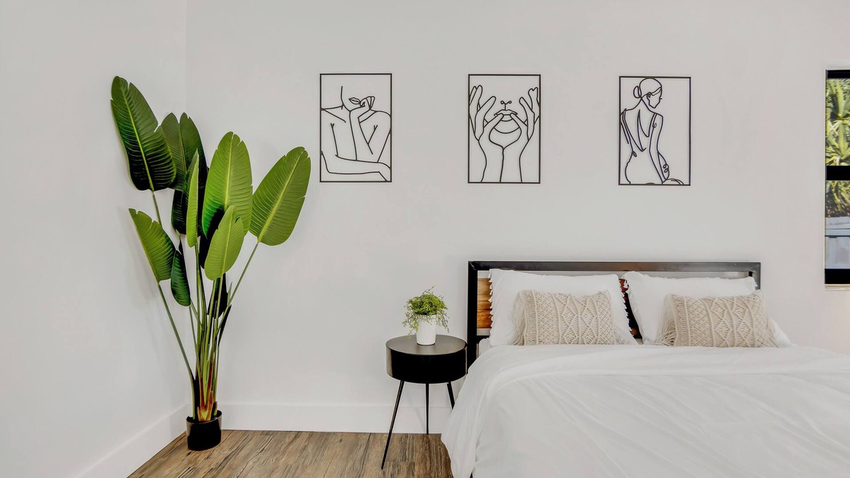 Harbordale Apartment | La bella vacations 1