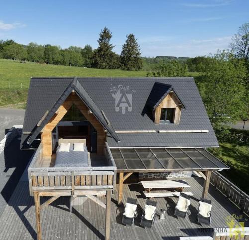 Besse-et-Saint-Anastaise Apartment | La Belle Etoile