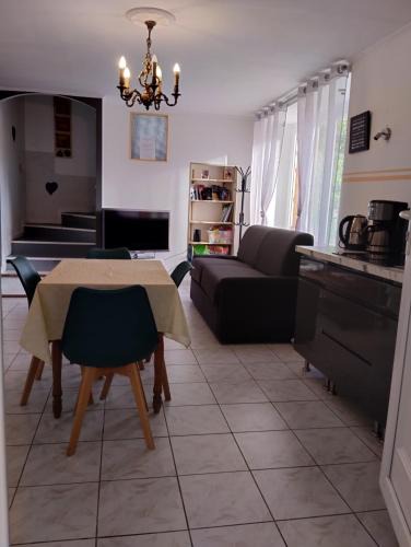 Saint-Marcel House | LA BELLE IVOIRE