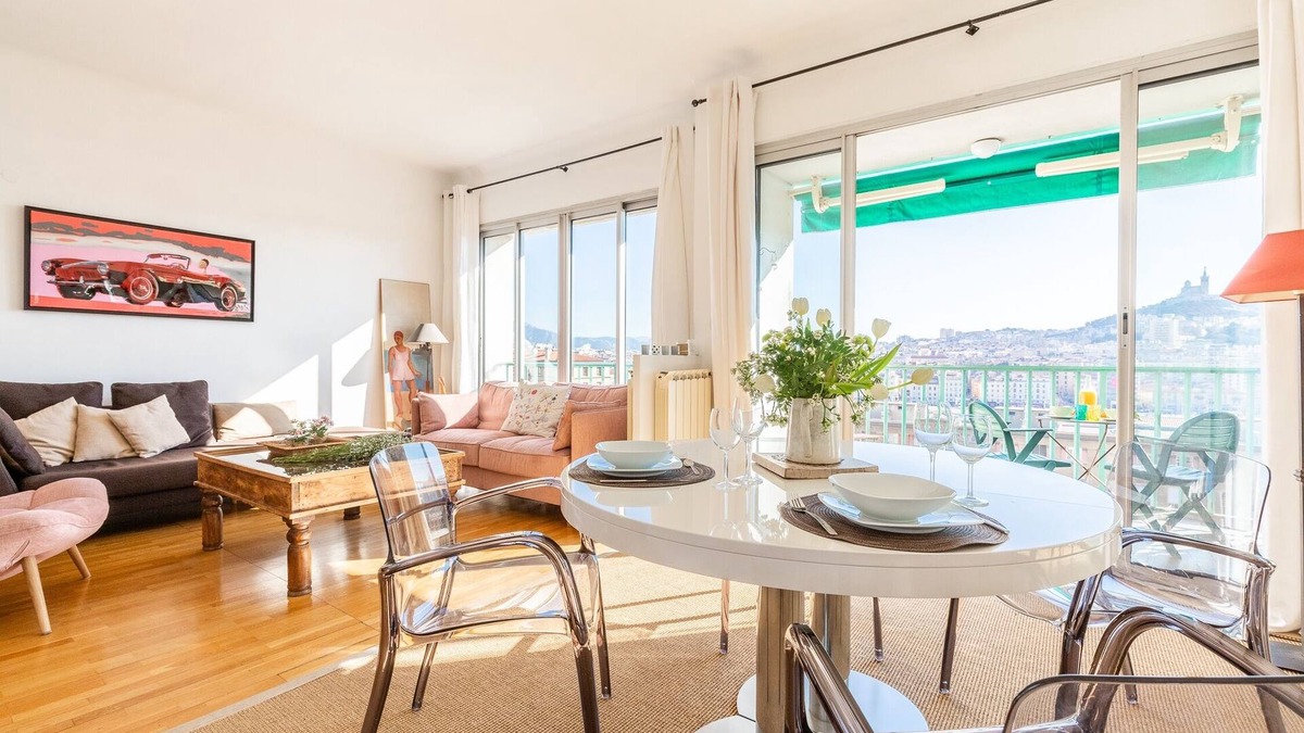 Quartier du Panier Apartment | La Belle Vue - 65m2 au dernier étage avec ascenseur