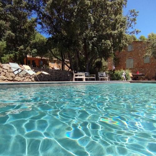 Entrecasteaux Bed & Breakfast | la bergerie des colles