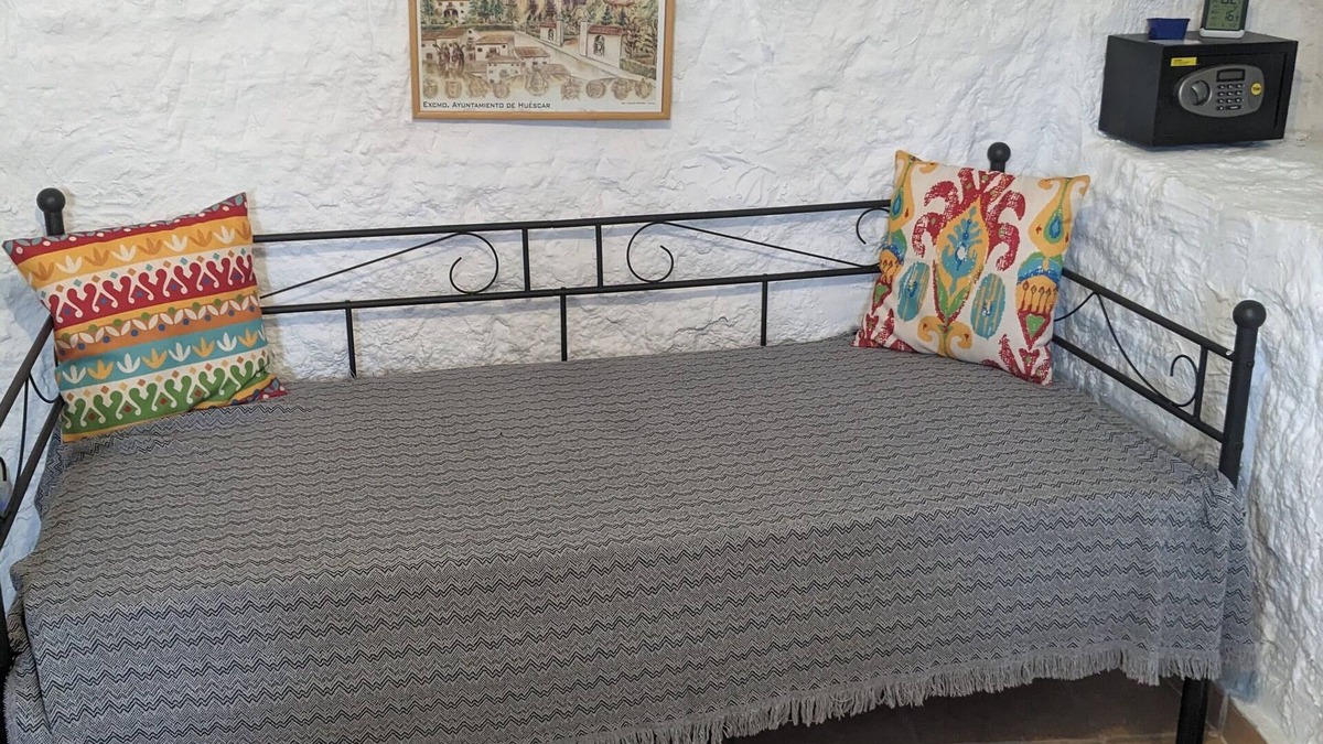 Huescar Apartment | La Bollera one bedroom cave house
