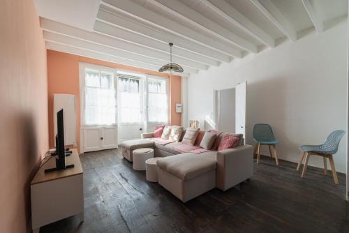 Sanxay House | La Bonbonnière maison de ville 10 personnes