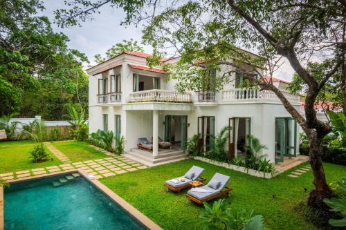 Siolim Villa | La Branca, Luxurious 4 BHK villas near Peaceful Morjim Beach, with Private Pool, Big Garden, Security, Kitchen, Wifi, Terrace