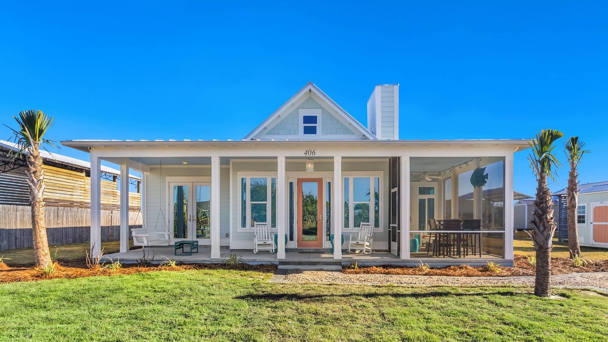 Mexico Beach House | La Buena Vida is a 3BD/3BA, newly built home w/modern amenities, screened-in porch, pet friendly!