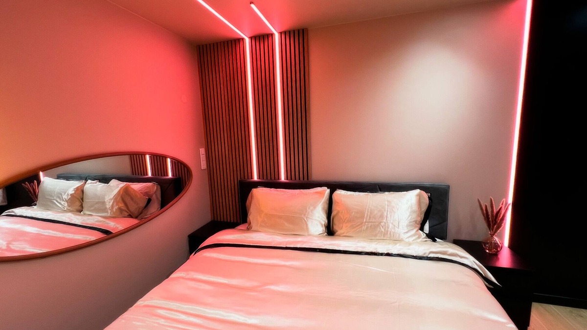 La Roche-sur-Yon Apartment | La Bulle d'Amour - Luxury suite & SPA