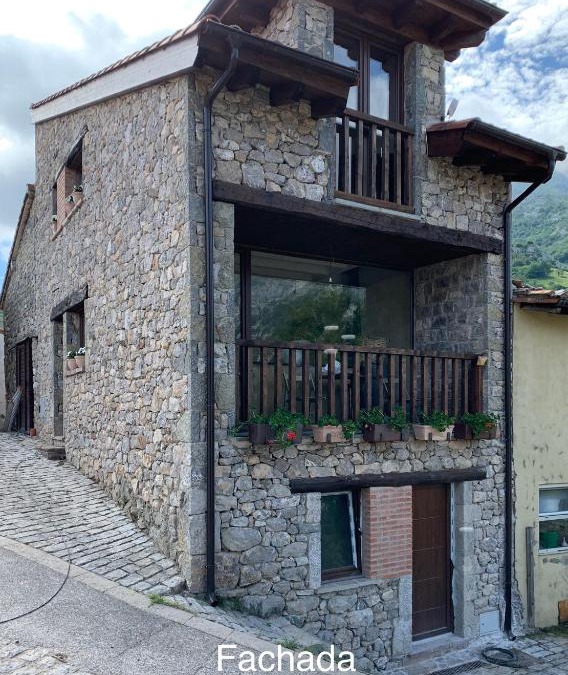 Sotres House | La Cabaña de Severina