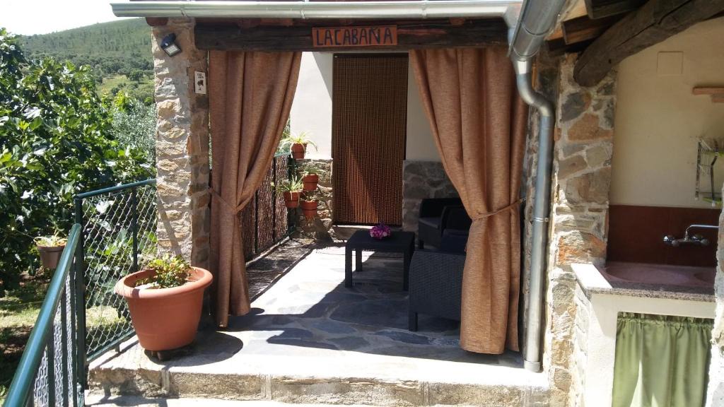 La Acena de la Borrega Hotel | La Cabaña Romantica de Llano