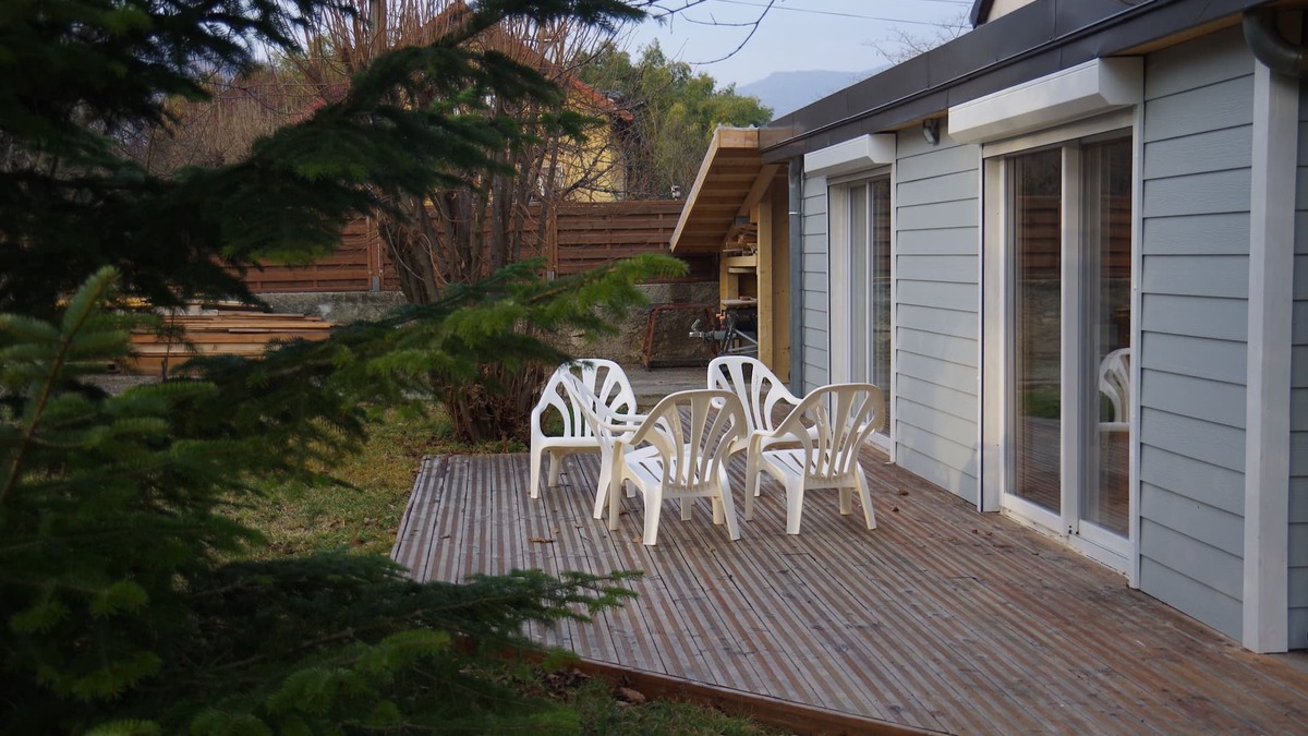Saint-Alban-Leysse Cottage | LA CABANE DU JARDIN - INDEPENDENT GITE FOR 2 to 4 people