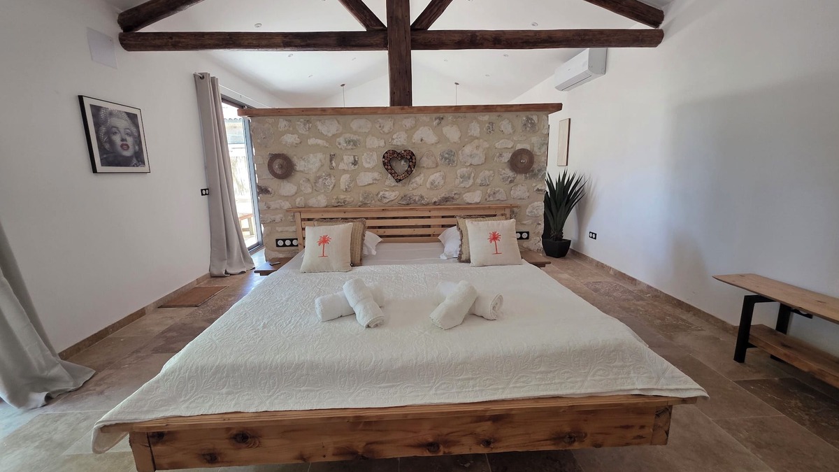 Arles Other | La cabanette in the Camargue
