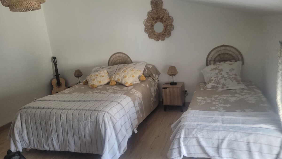 Fontaine Apartment | La Cadole House surrounded by a vineyard. Panoramic trails.