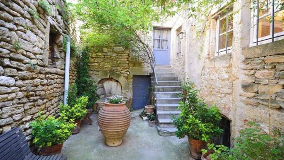 Euzet-les-Bains Apartment | La Calade. Gite in the historic heart of a medieval village.