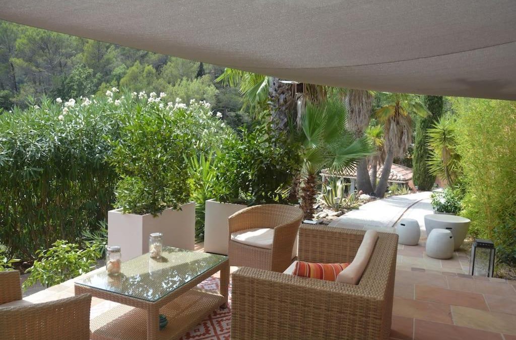 Belgentier Apartment | La Canopée de Belgentier