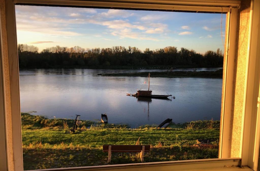 Nouan-sur-Loire Apartment | La Capitainerie, vue directe sur la Loire, calme et confort