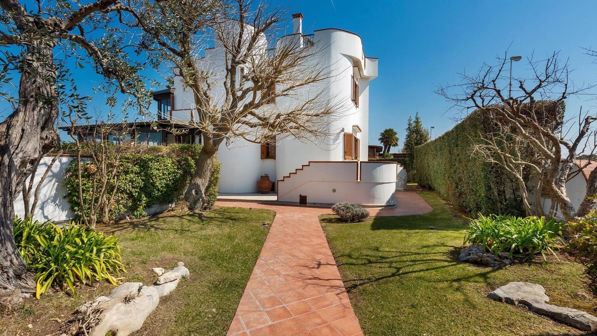 Trani Villa | La Casa Bianca by Perle di Puglia