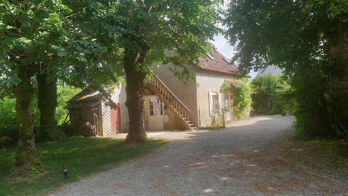 Farges-en-Septaine House | La Casa D'augy à Farges en Septaine Logement rez de Jardins