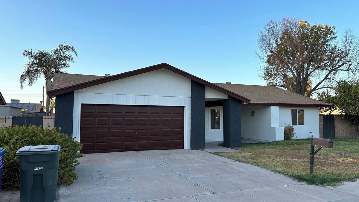 Yuma House | La Casa de Burro, Newly remodeled family and pet friendly home with a pool!