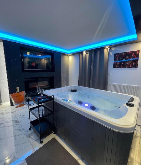 Melun House | La Casa de Lové Suite Jacuzzi
