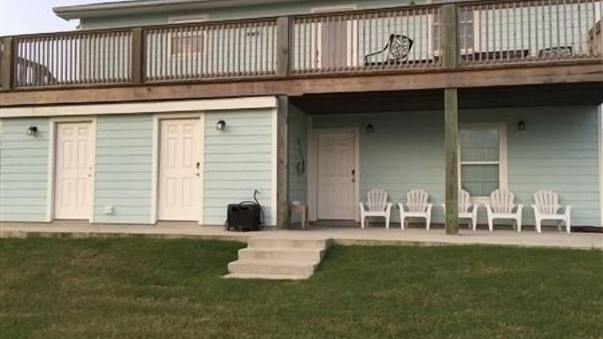 Port Mansfield Apartment | La Casa De Pescado Rojo. Two Bedroom, Two Bath. Private Boat Slip in Harbor.