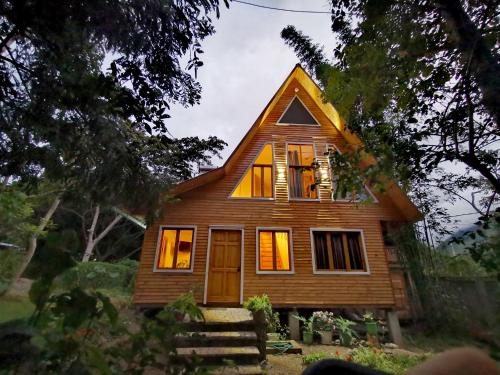 Oxapampa Ski Chalet | La casa del Erizo