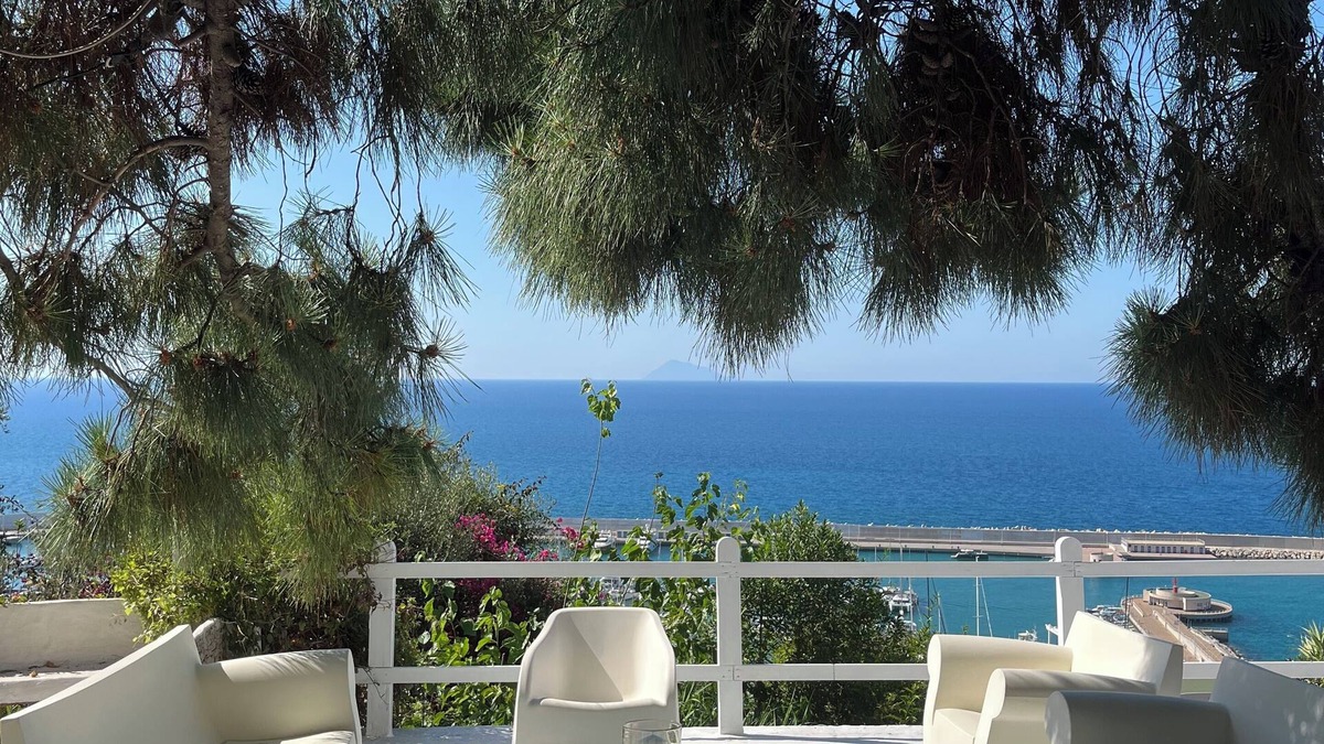 Capo d'Orlando Bed & Breakfast | La Casa del Nespolo