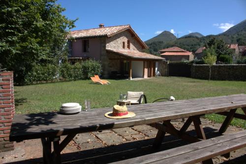 Barcena de Pie de Concha House | La Casa del Rio