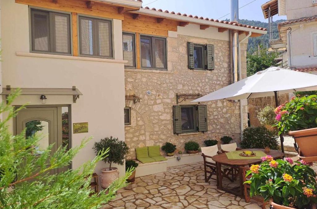Drimonas House | La casa di Bella a tradional stone house with barbecue