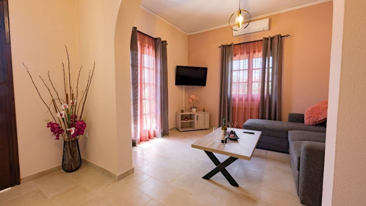 Alepou Apartment | La Casa Di Volpe - cozy, comfortable apartment in Alepou village
