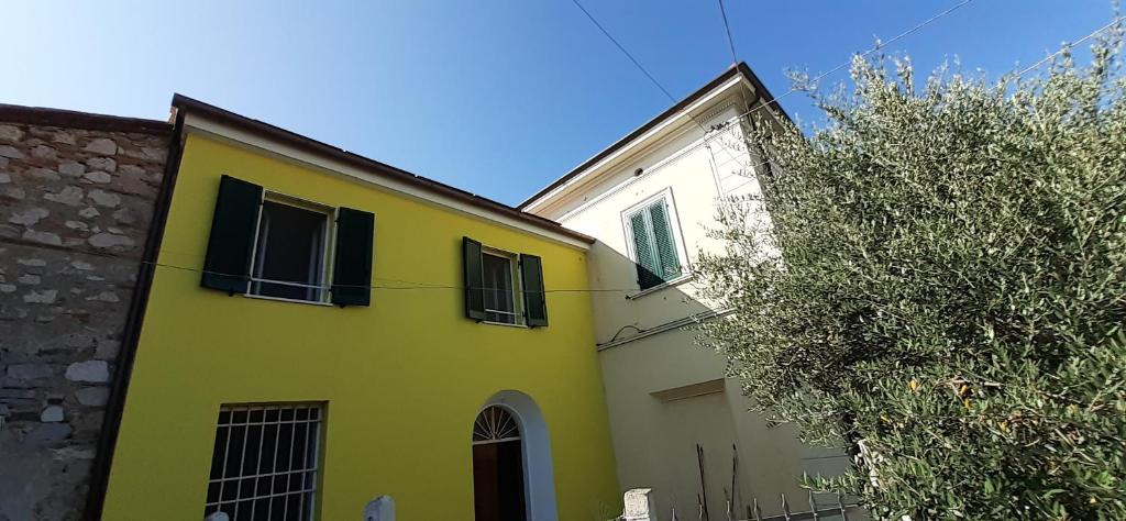 Vecchiano House | La casa gialla del Ristoro Agricolo Vecchiano