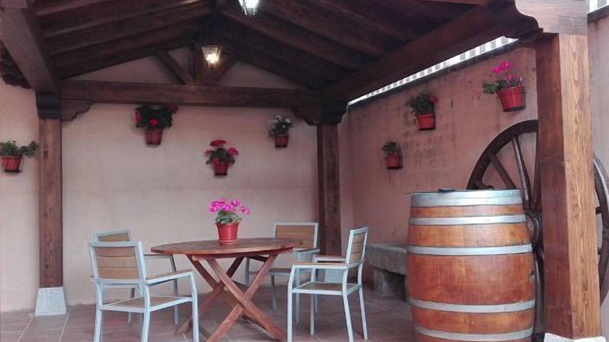 Villacastin Cottage | La Casa Madrona for 4 people
