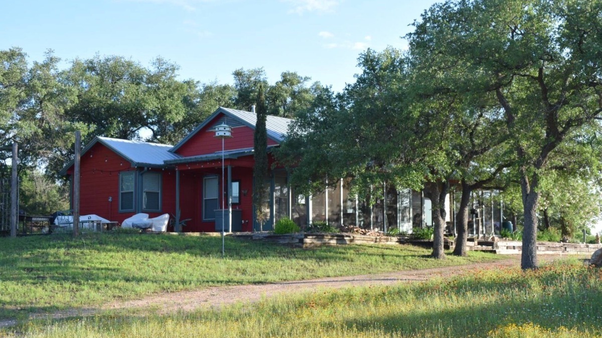 Llano House | La Casa Roja on the Llano River