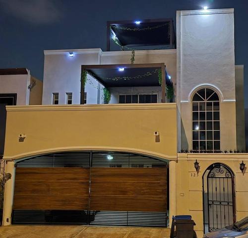 Monterrey House | La Casa Rosa Monterrey