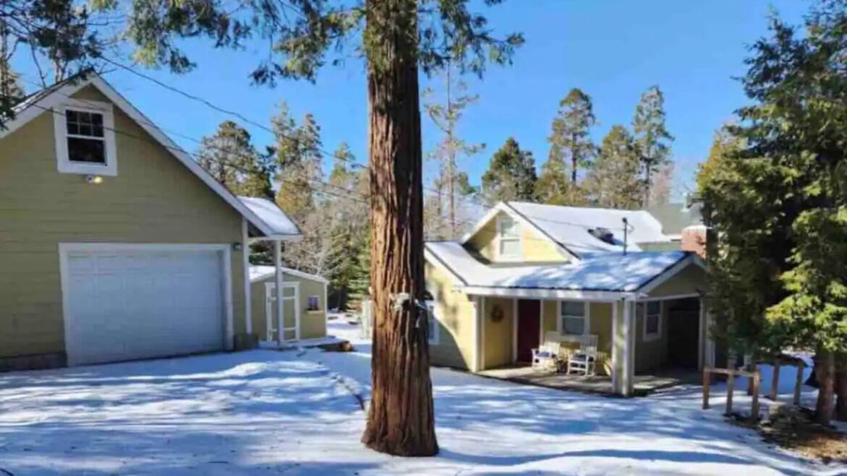 Twin Peaks House | La Casita Cabin Amazing Getaway