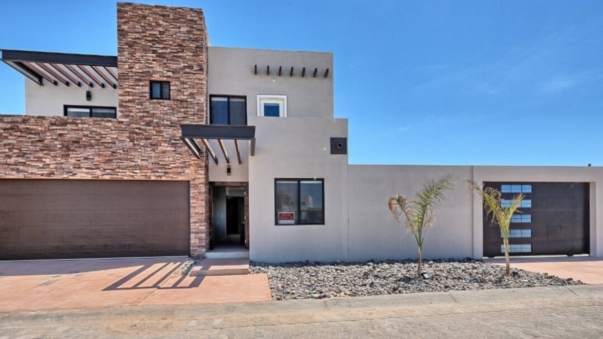 Laguna Shores House | La Casita de Ivan