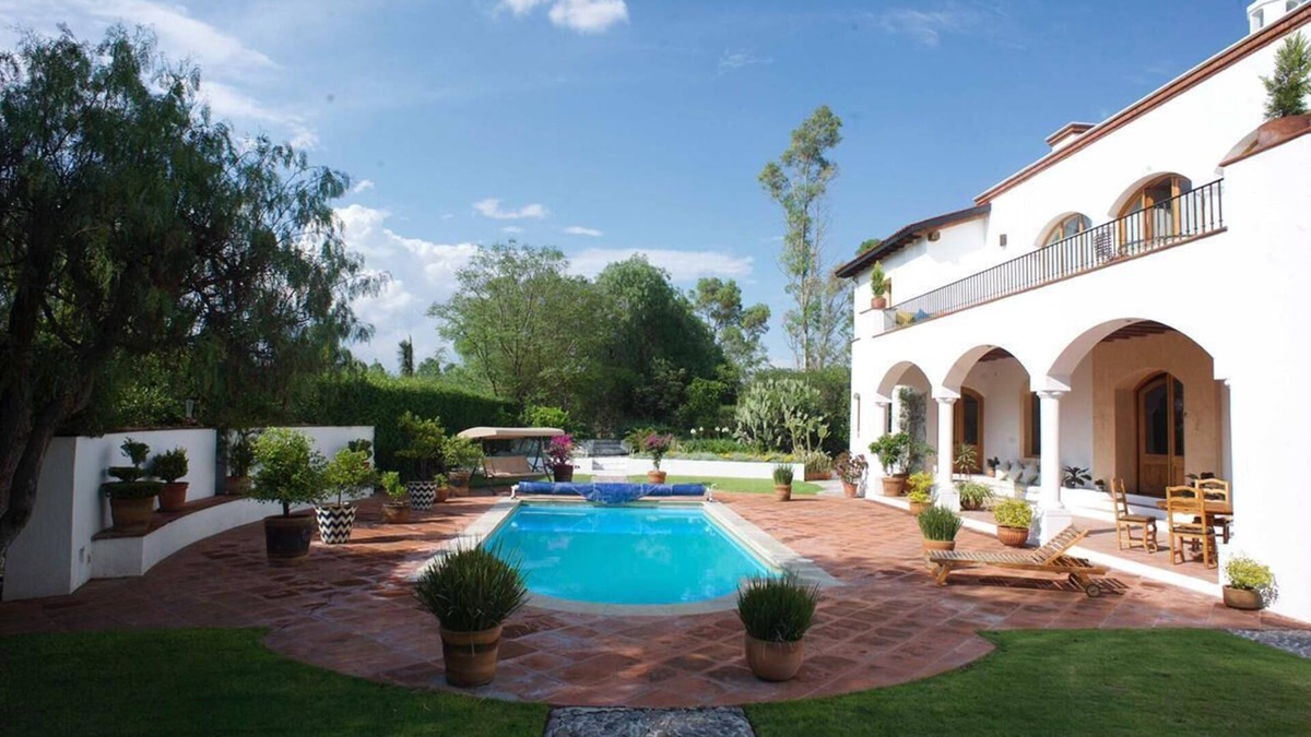 El Pueblito Hotel | La Casona de los Colibríes