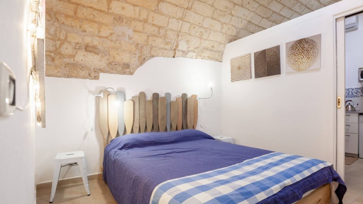 Old Town Apartment | La Casuccia x2 a step from the Basilica S. Nicola