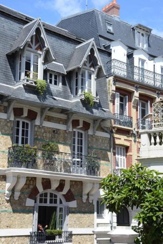 Trouville-sur-Mer Bed & Breakfast | La Chambre du 21