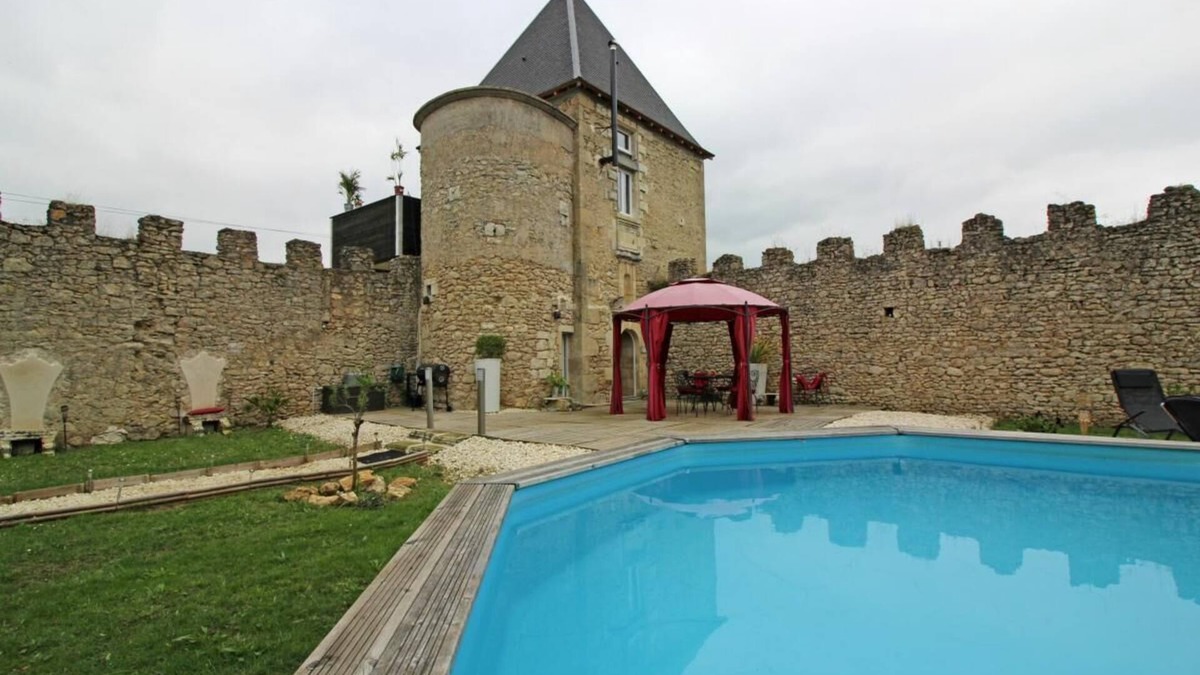Cerons House | La Chapelle Saint Cricq