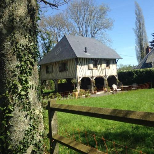 Les Authieux-sur-Calonne House | La CHARETTERIE Gites du Manoir de La Porte