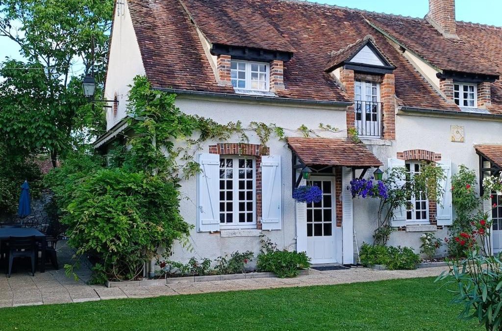 Montcresson House | La Charmault