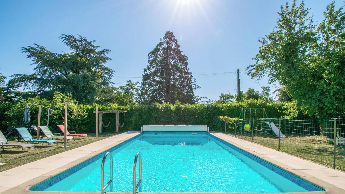 Chaunay Cottage | La Charronnière: Exclusive Rental of 2 charming gites in a rural setting